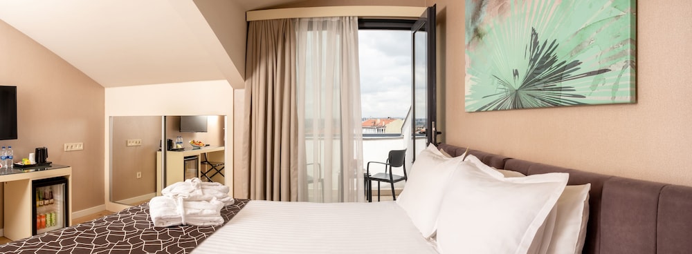 Elm Suite Hotel 15/41