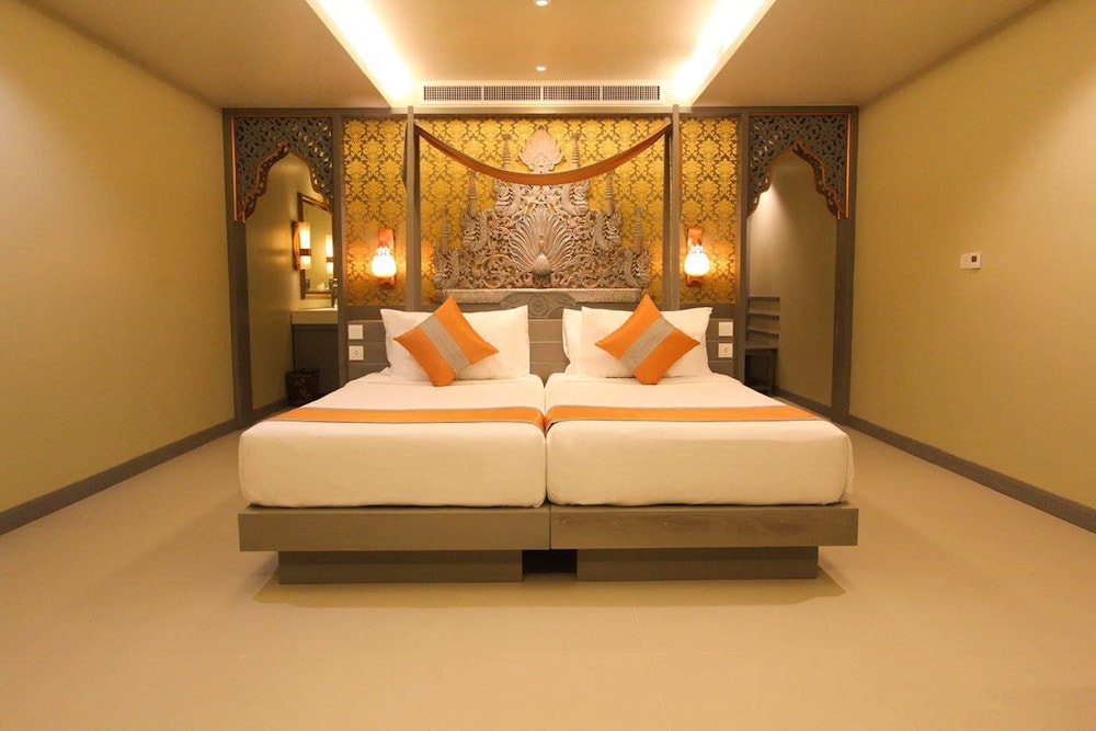 Maikhao Palm Beach Resort 8/65