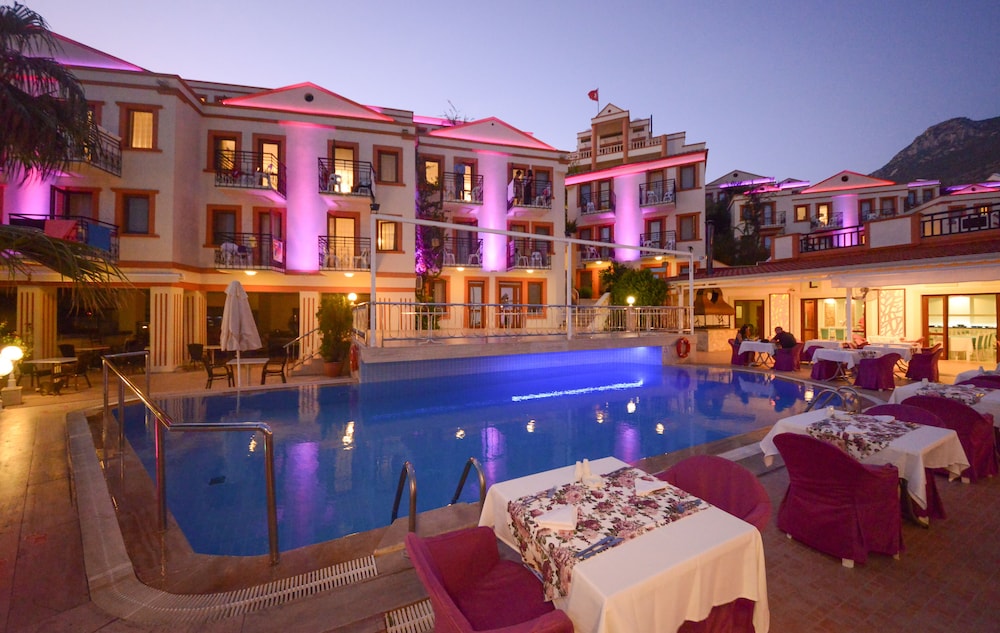 Pirat Hotel 4/35