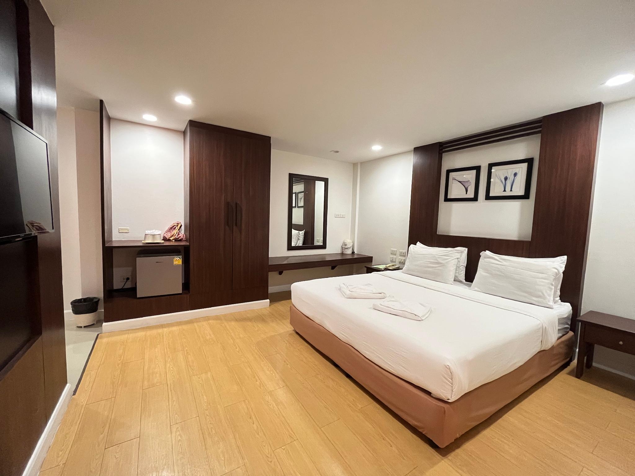 Junior Suite, King Bed