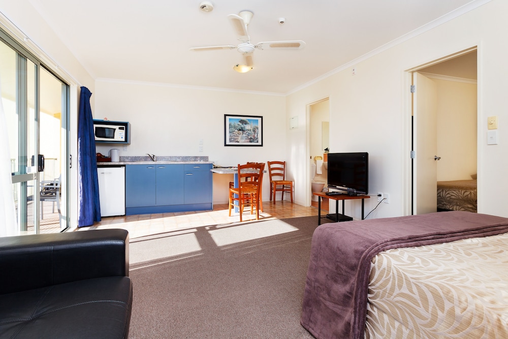 Elliotts Kapiti Coast Motor Lodge 9/26