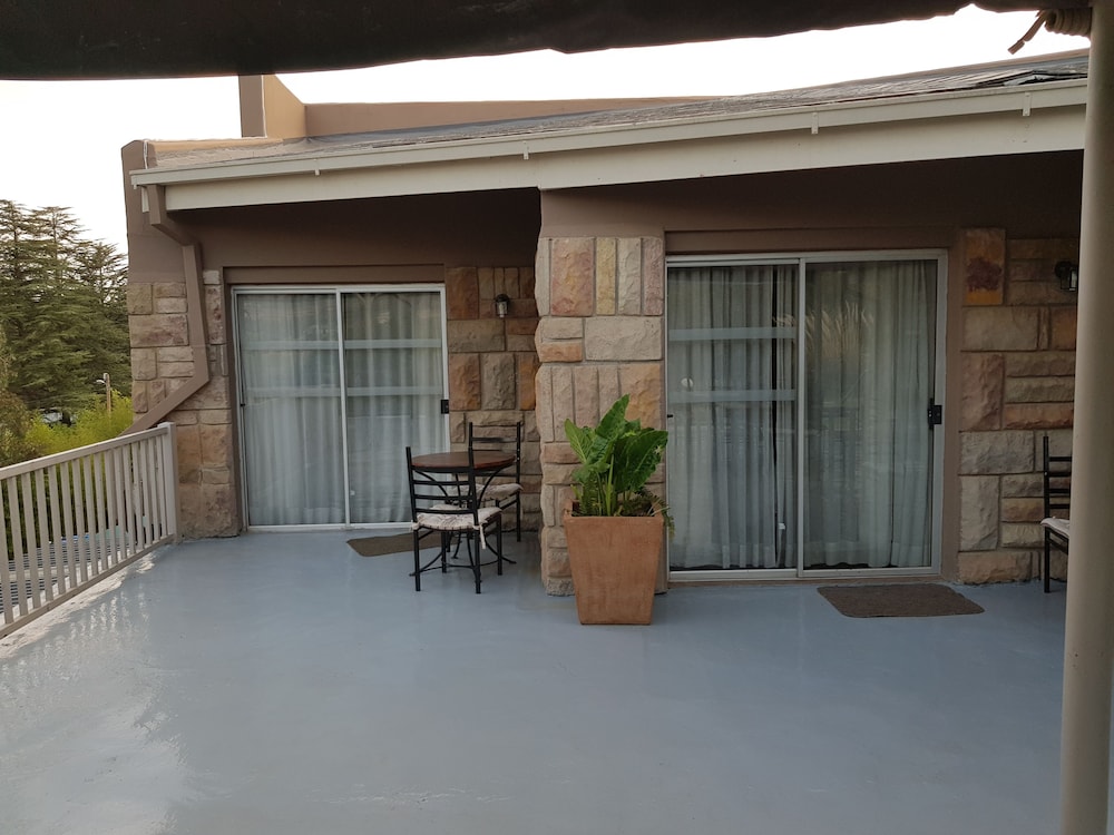 Ash River Lodge B B 1/50