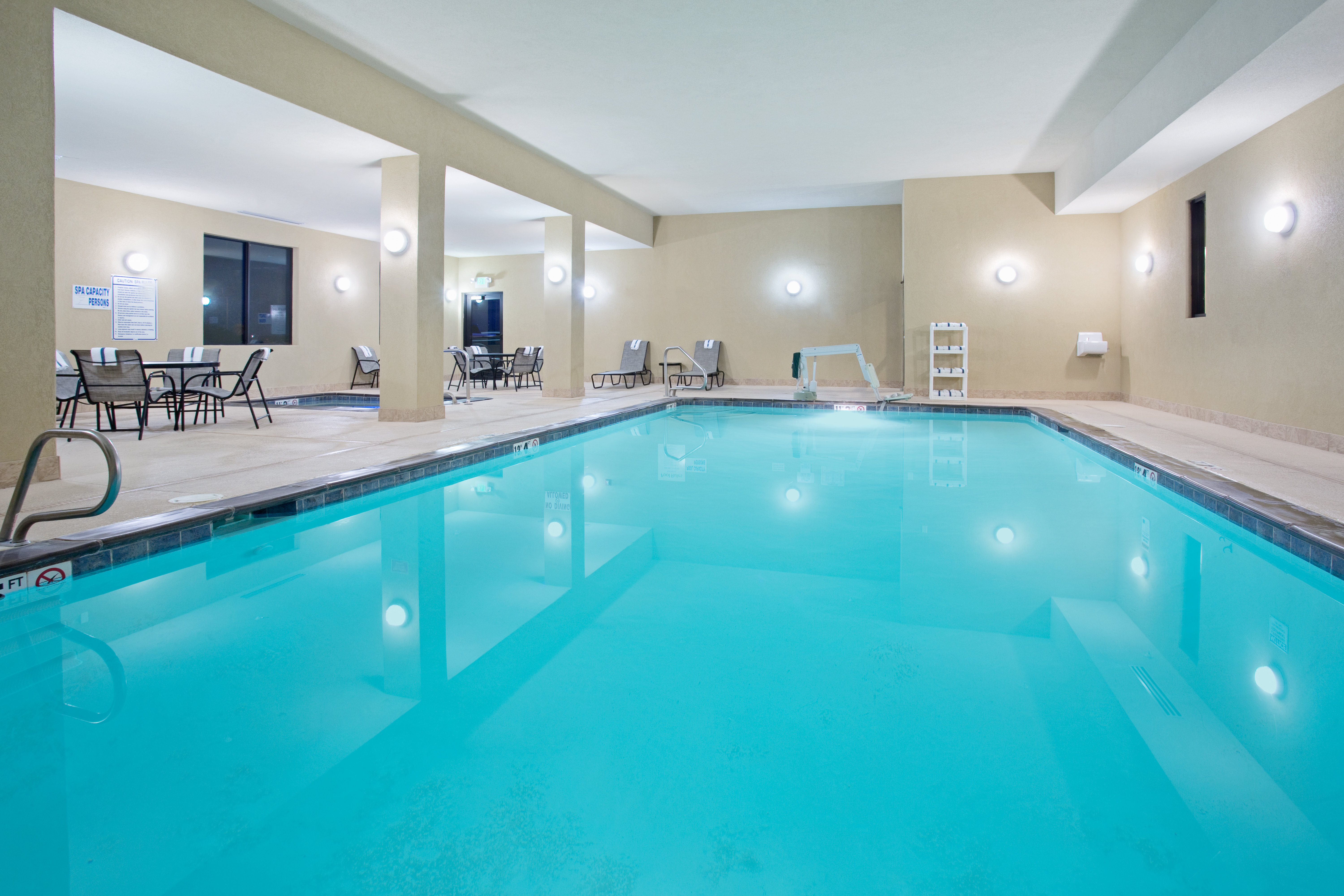 Holiday Inn Express Hotel Amp Suites Truth Or Consequences 43/76