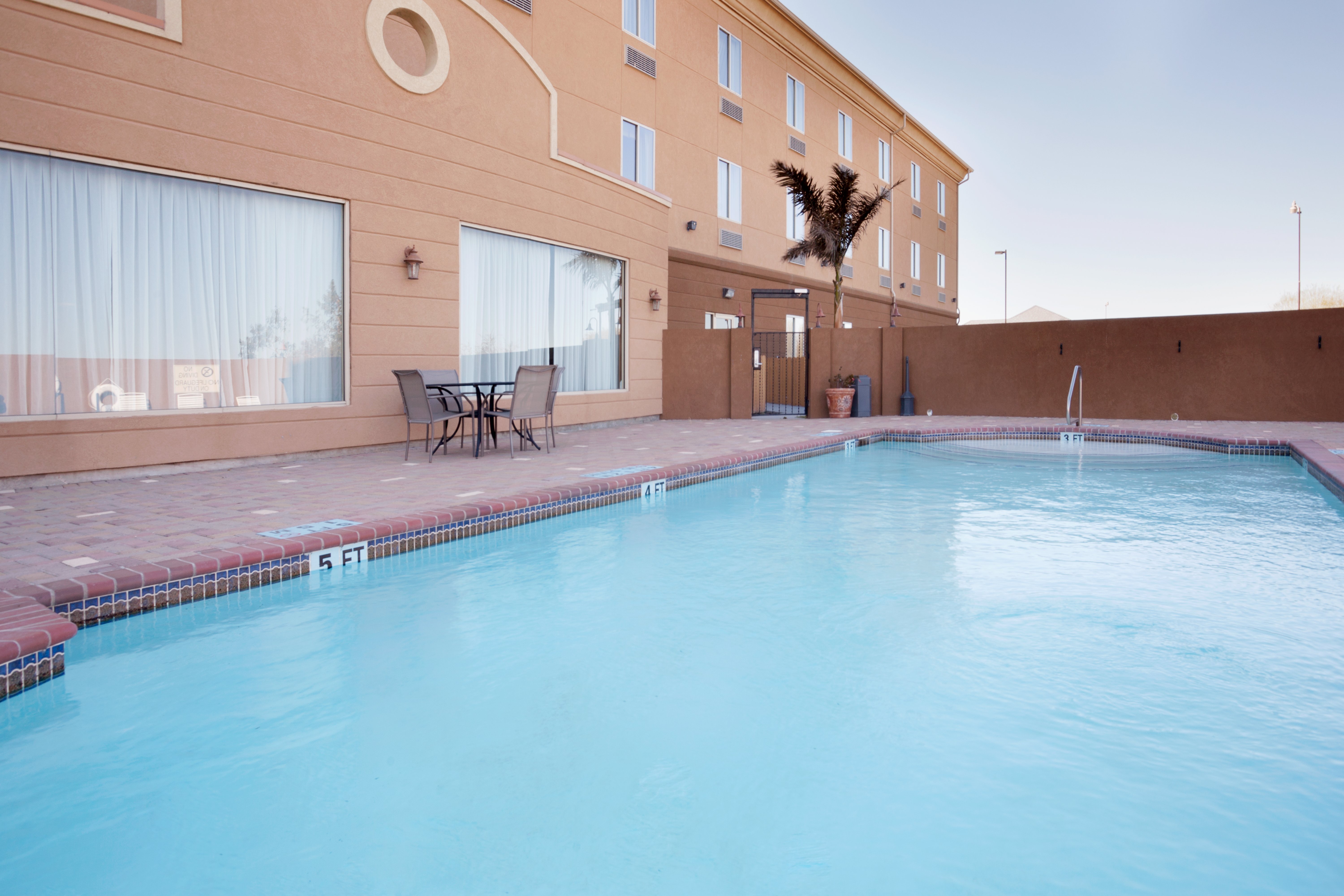 Holiday Inn Express Hotel Suites Zapata 15/27