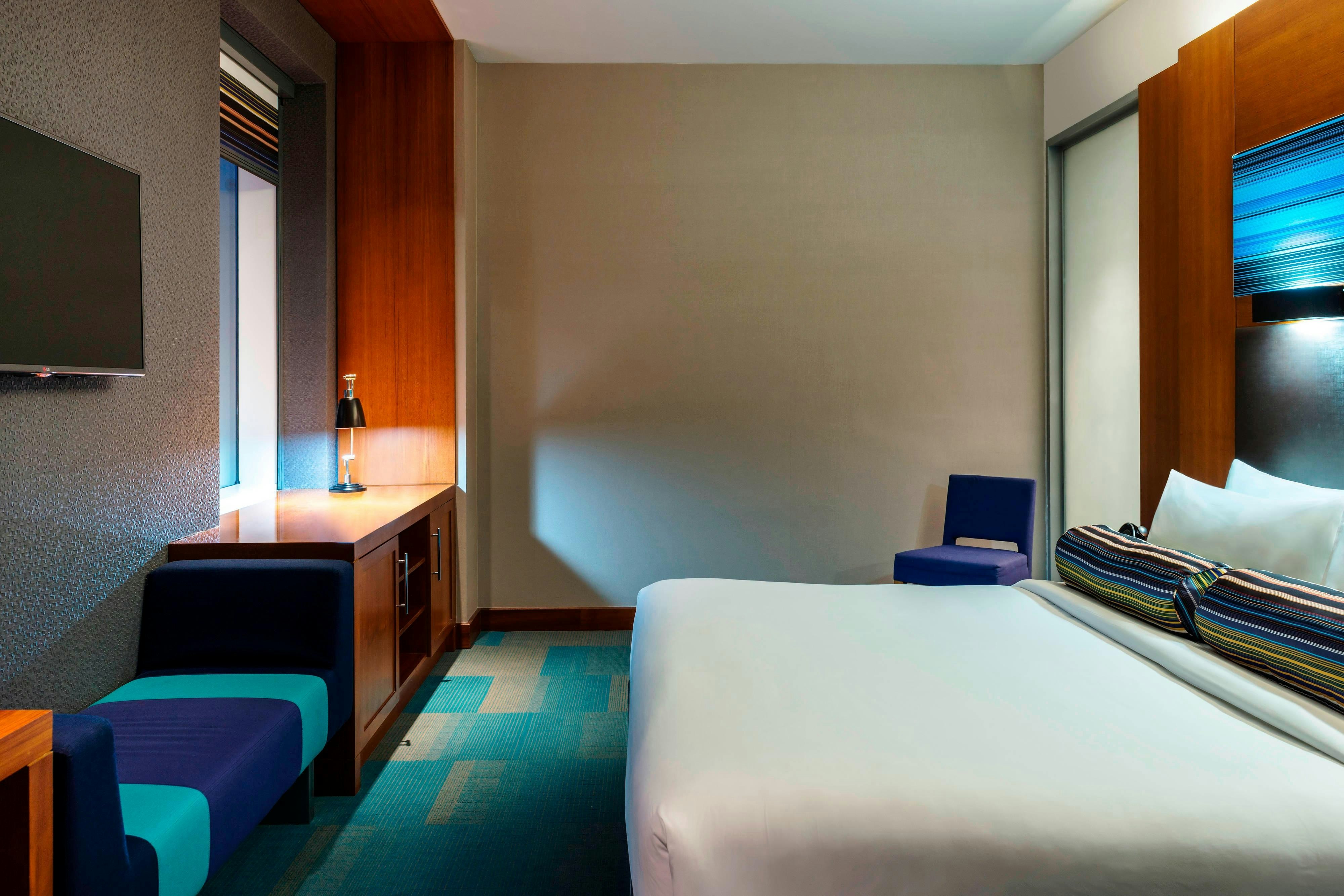 Room, King Bed