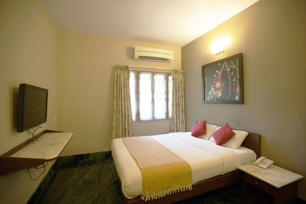 Hanu Reddy Residences Poes Garden 28/57