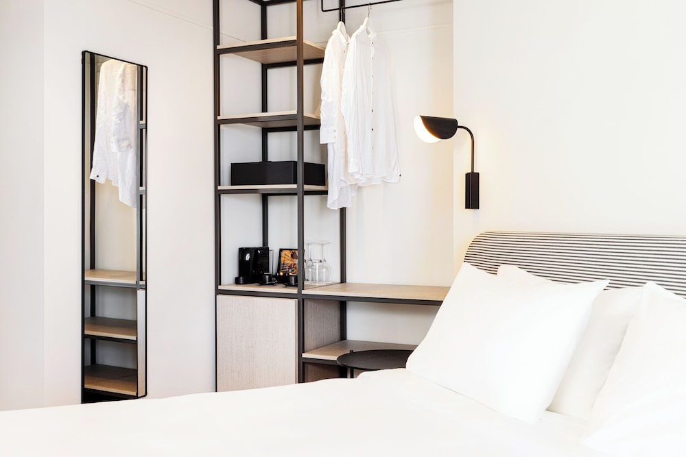 Lithos Hotel 12/46