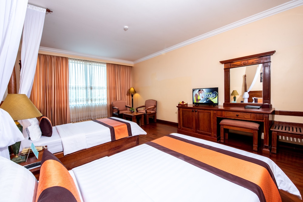 DELUXE, TWIN BEDS