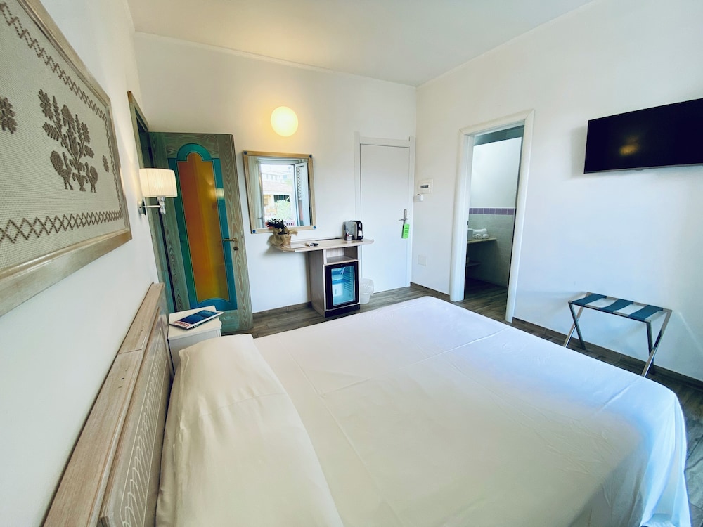 LOCANDA DEGLI ARTISTI 5/50