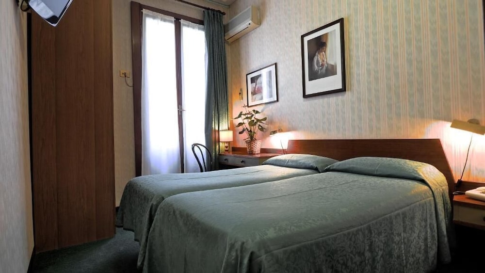 London Hotel 20/64