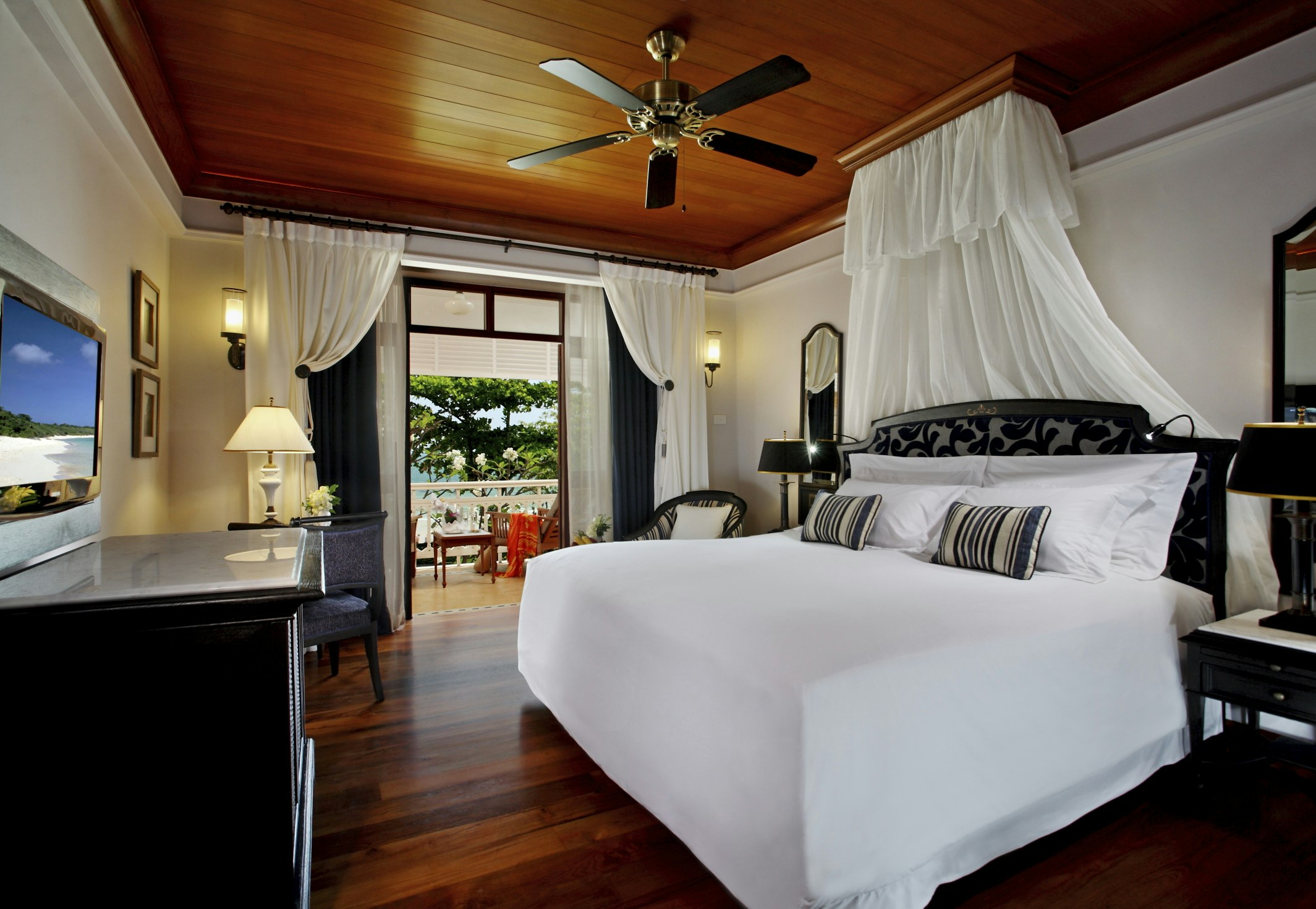 Centara Grand Beach Resort Hua Hin 24/81