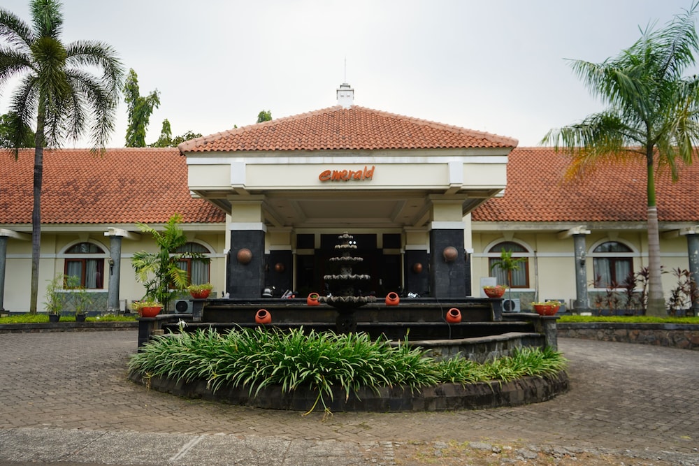 The Royale Krakatau Hotel 4/50
