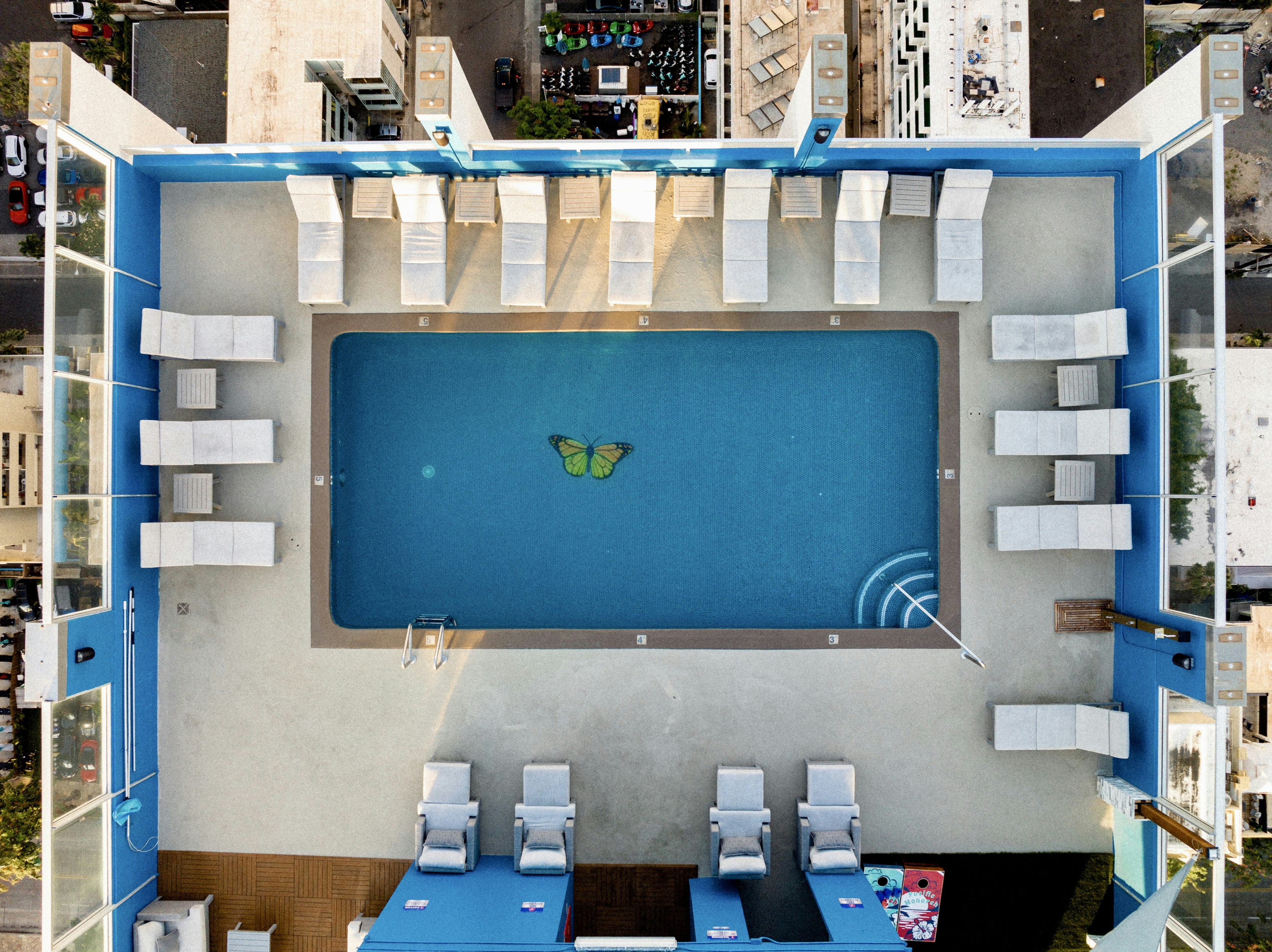 Pacific Monarch Hotel 16/73