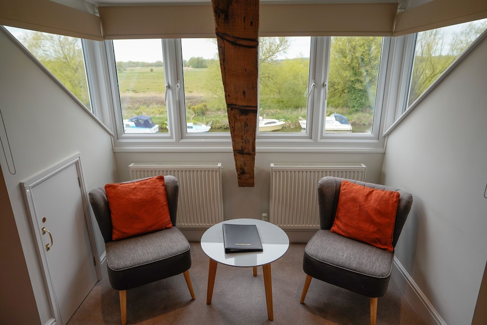 The Waveney House Hotel 33/58