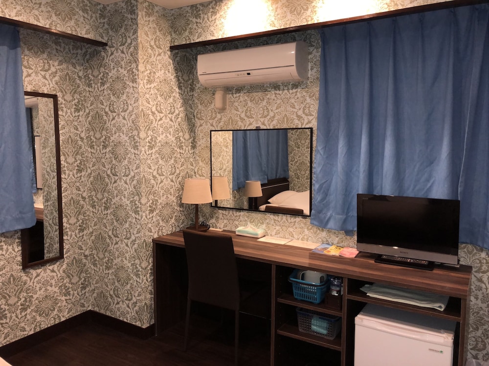 Hatoya Hotel 39/40