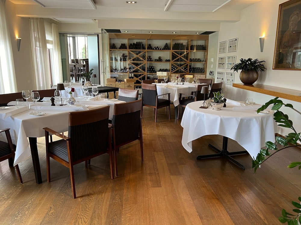 Hotel Restaurant Valuas 22/39