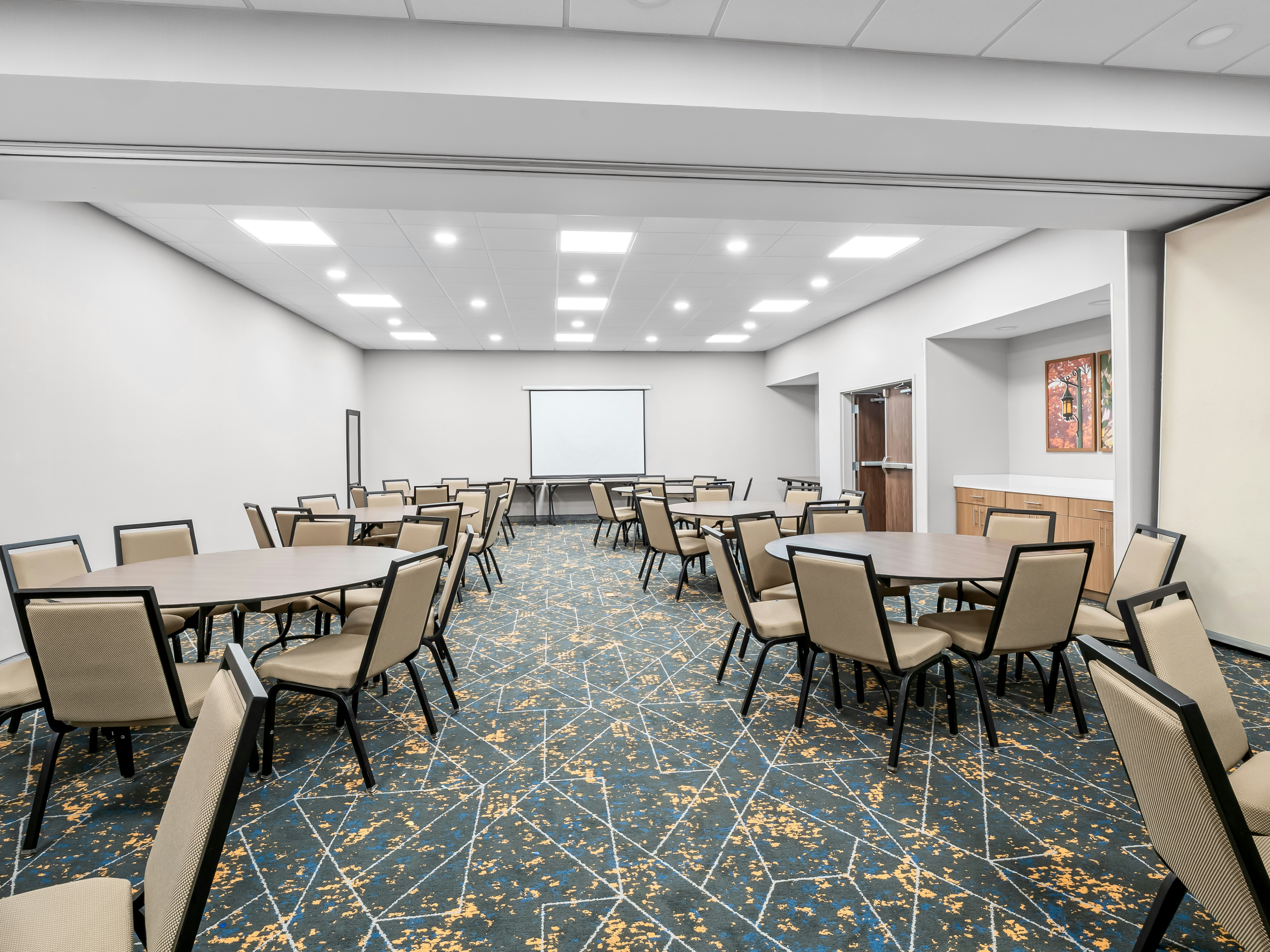 Hampton Inn & Suites East Lansing Okemos 69/80
