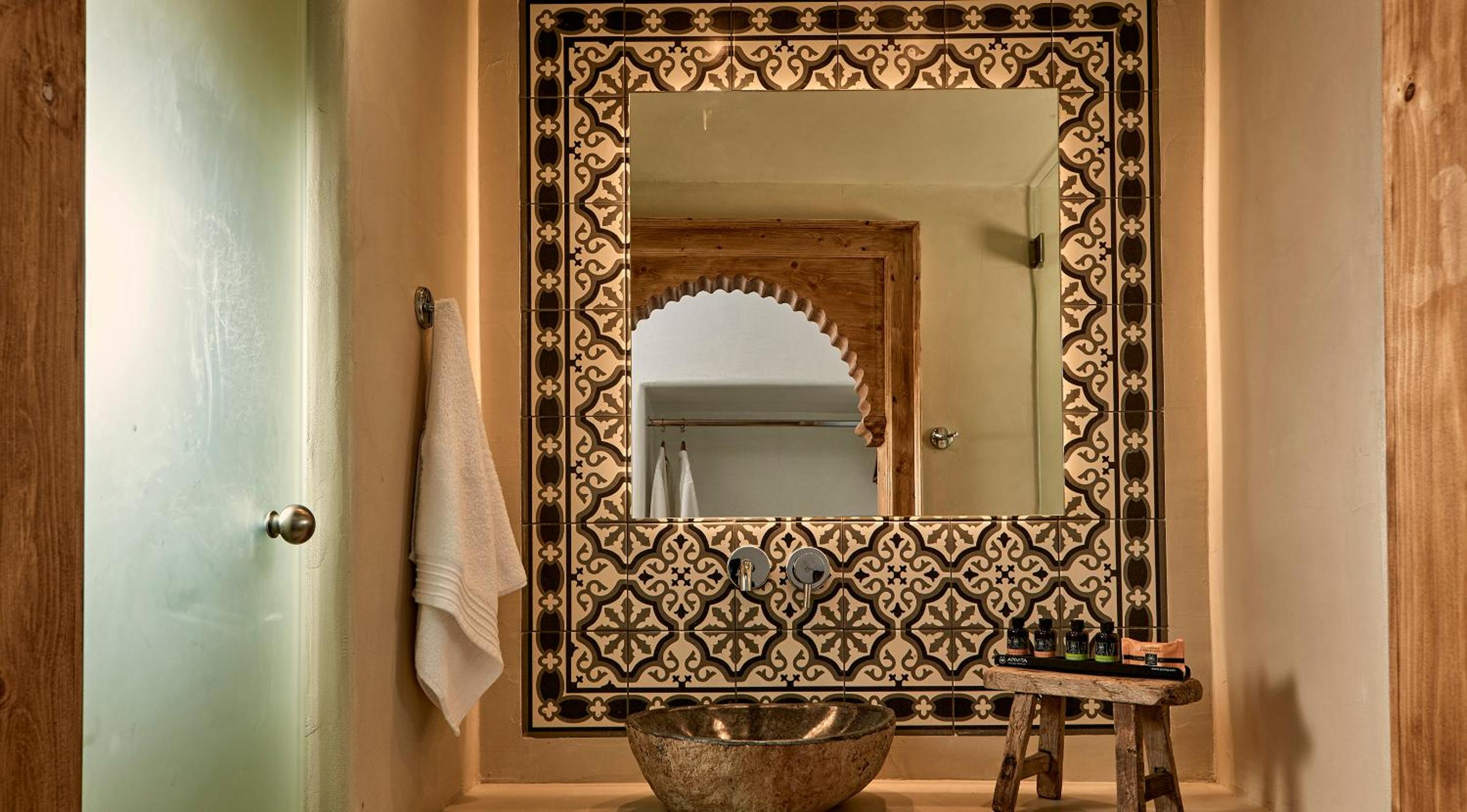 جناح بريميوم بإطلالة على البحر بجاكوزي في طابق منخفض
