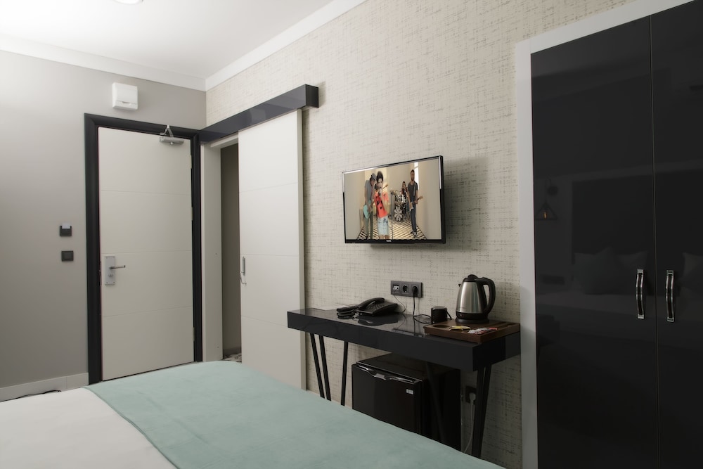 Des Suites Hotel 46/53