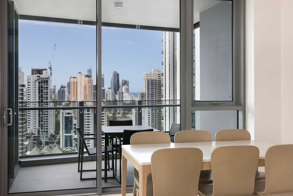 ULTIQA Signature at Broadbeach 37/50