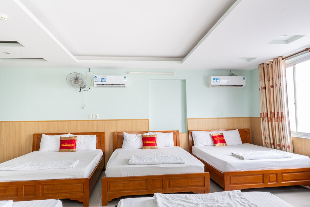 Tuyet Lan Hotel 24/63