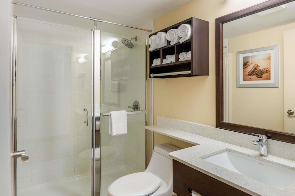 Quality Inn & Suites Bathurst, NB 48/50
