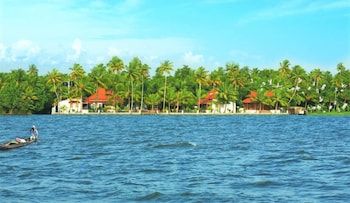 Coco Bay Resort 25/33