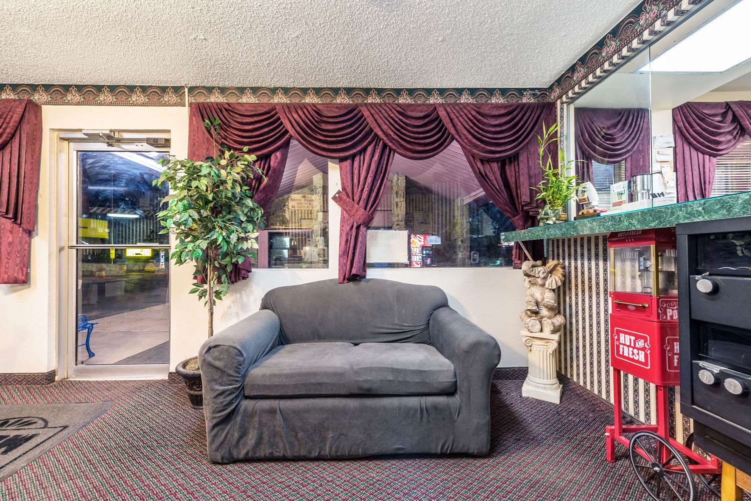 Super 8 by Wyndham Eastland 11/15