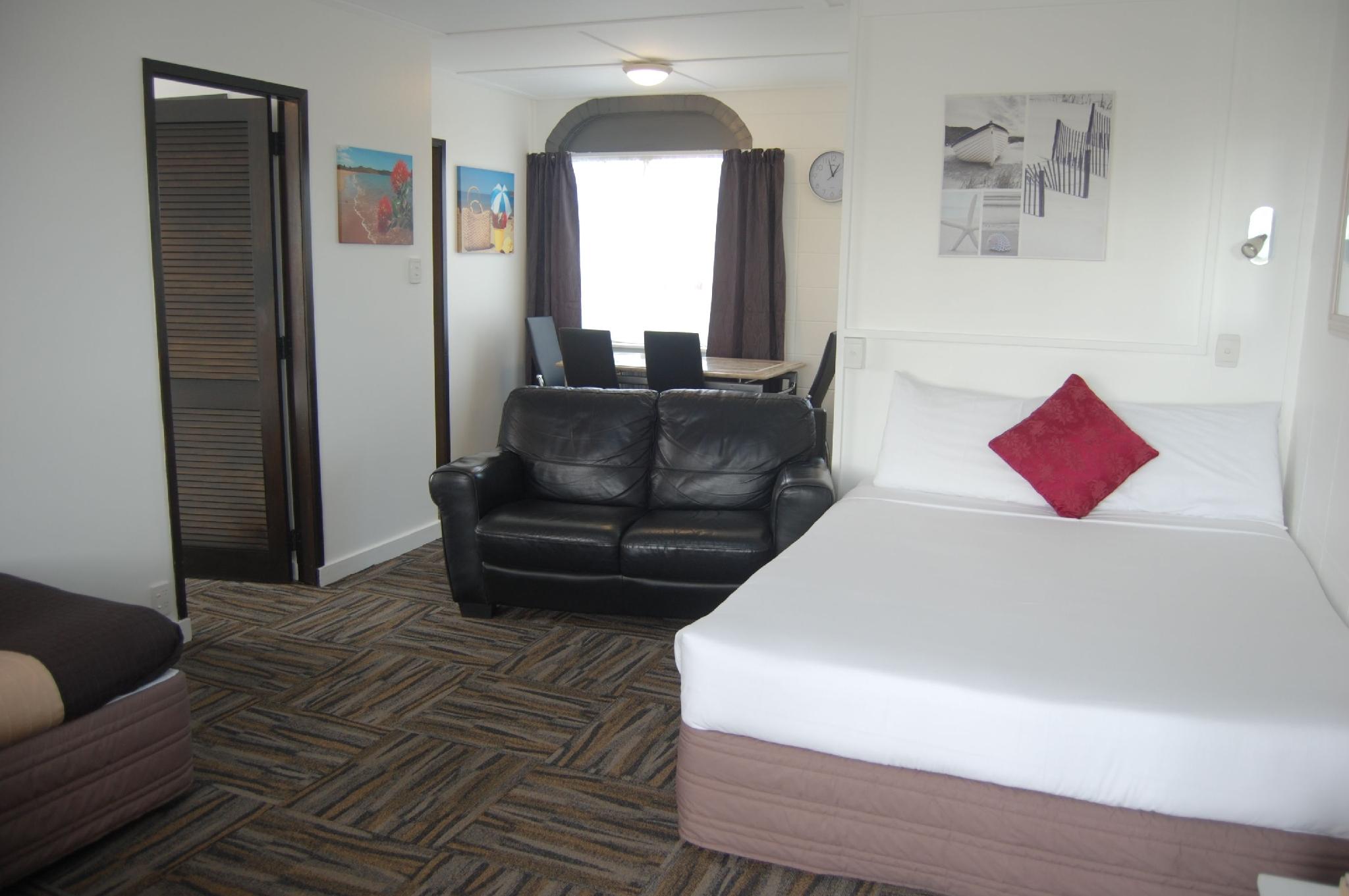 ECONOMY, APARTMENT