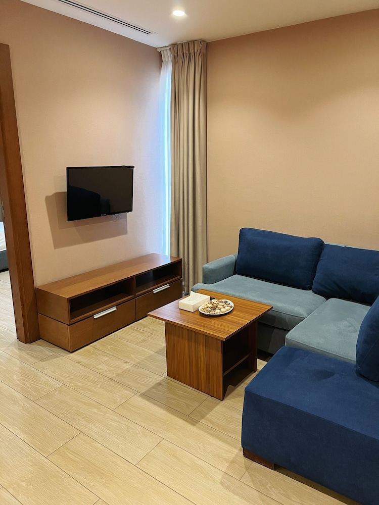7th Star Hotel Suites 15/28