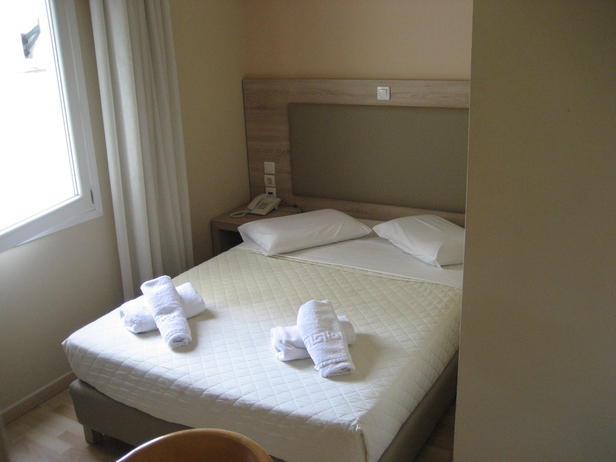 ECONOMY, PRIVATE BATHROOM