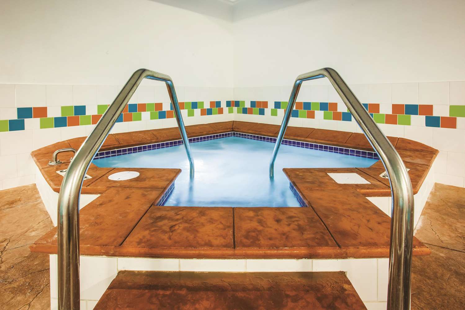La Quinta Inn & Suites by Wyndham St. Paul-Woodbury 35/46