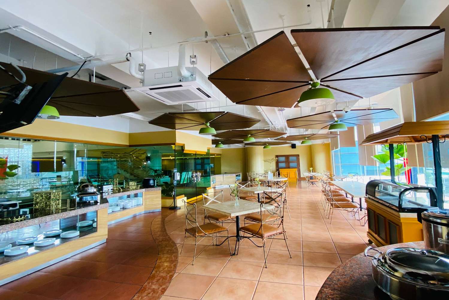 Days Hotel by Wyndham Iloilo 4/9