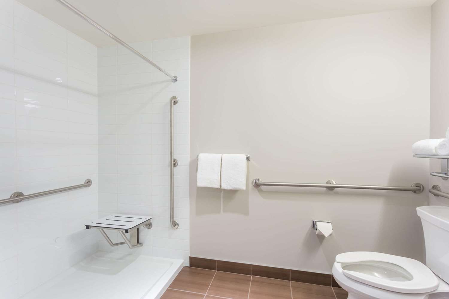 Microtel Inn Suites By Wyndham Kitimat 31/32