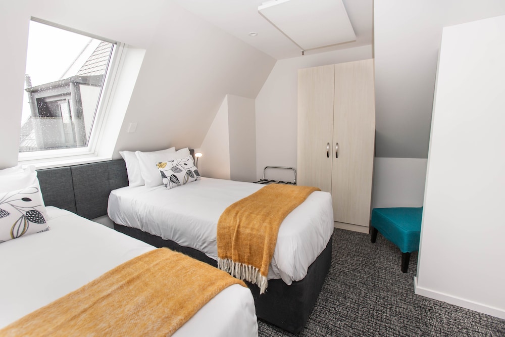 Hotel Give 19/79