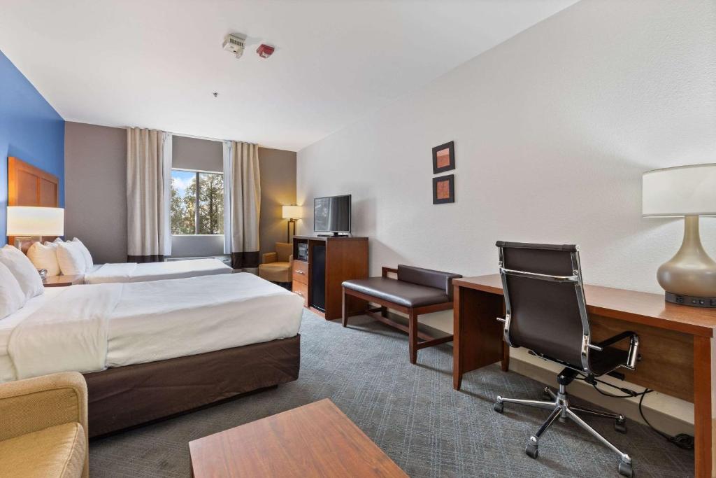2 Queen Bed Rooms
