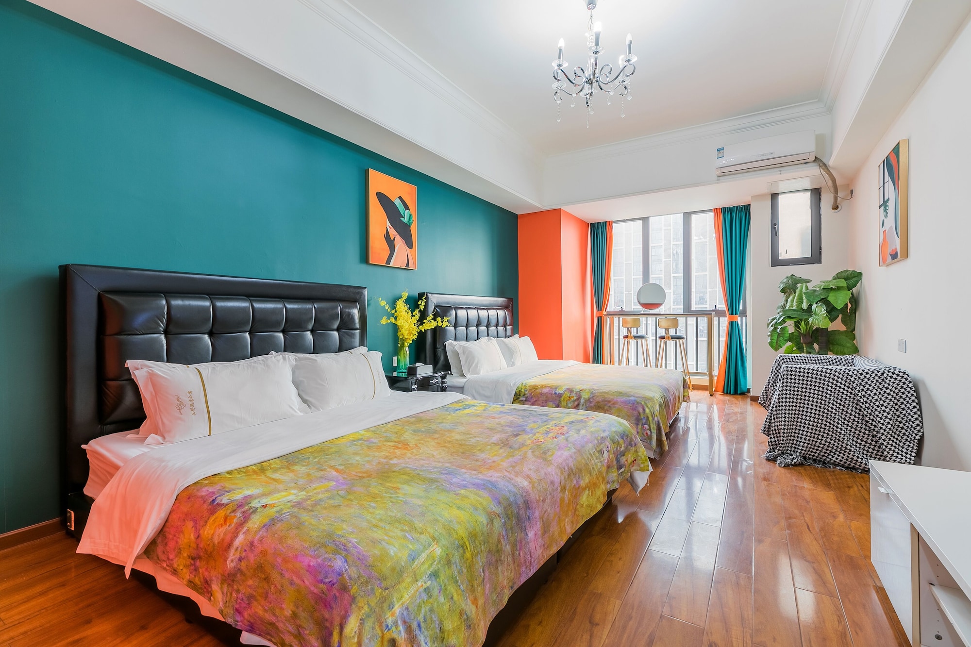 LUXURY, DOUBLE OR TWIN BED