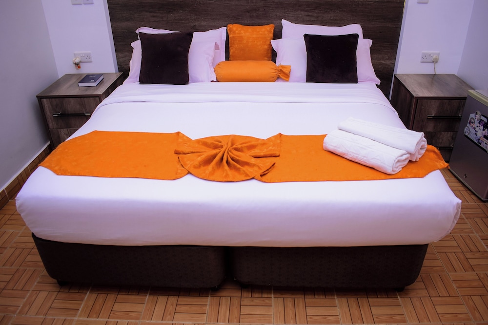 DELUXE, DOUBLE BED