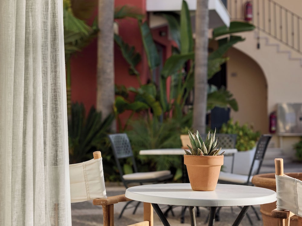 Grecotel Plaza Beach House 32/48