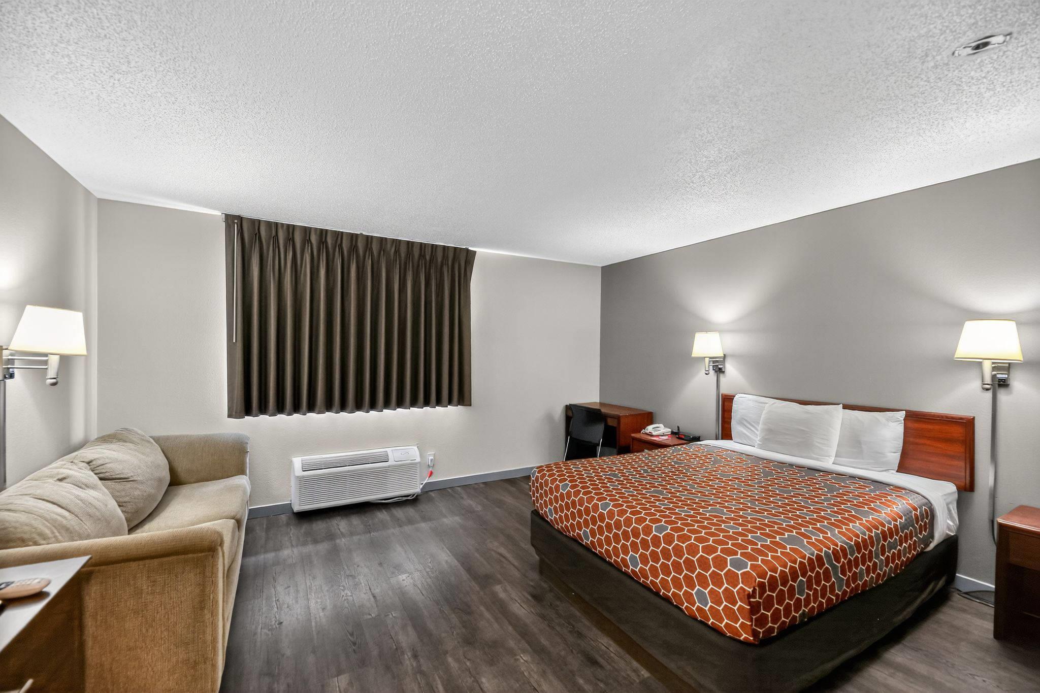 Econo Lodge Princeton 20/43