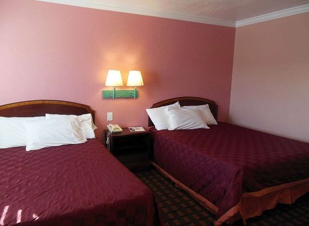 Americas Best Value Inn Seaside North 5/19