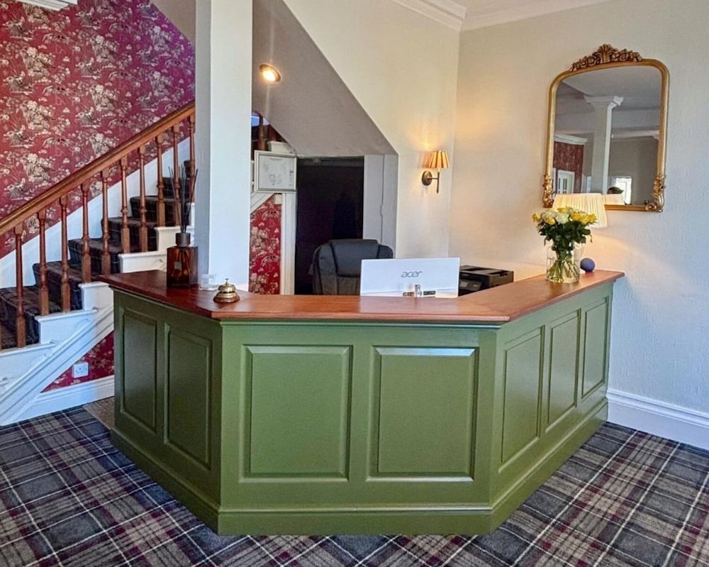 Corse Lawn House Hotel 5/49