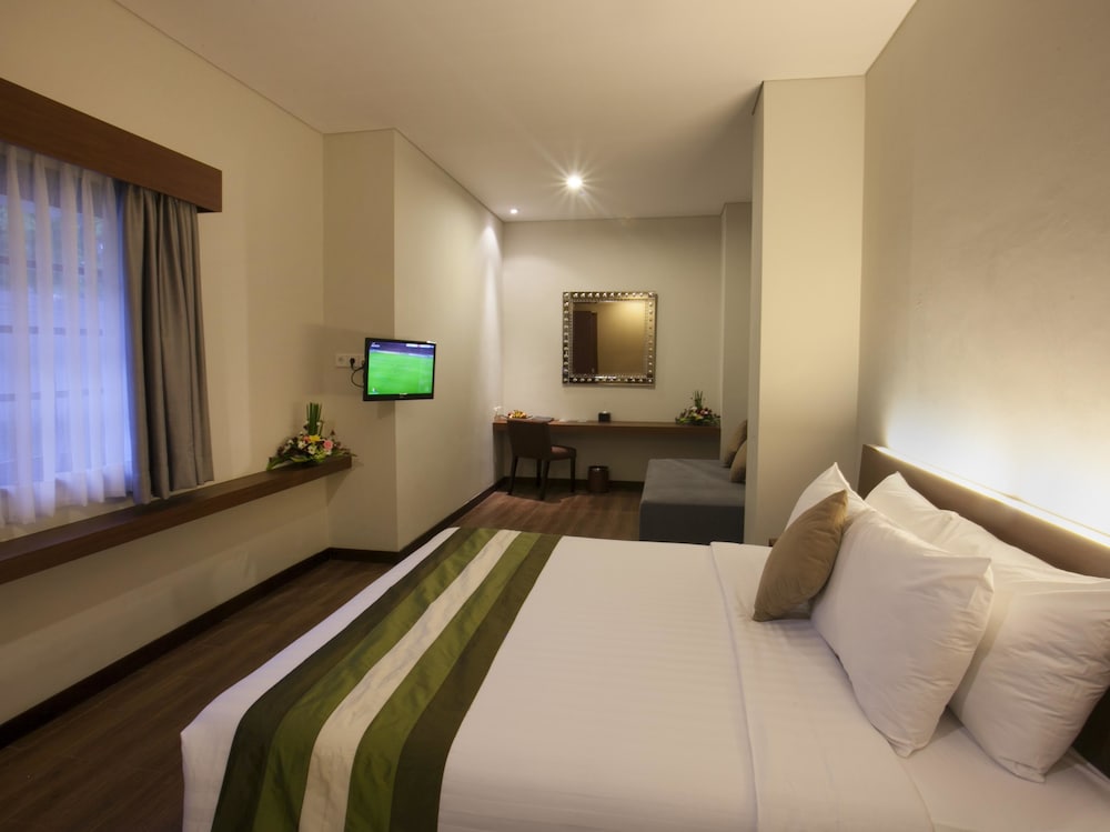 Grand Whiz Hotel Nusa Dua 27/75