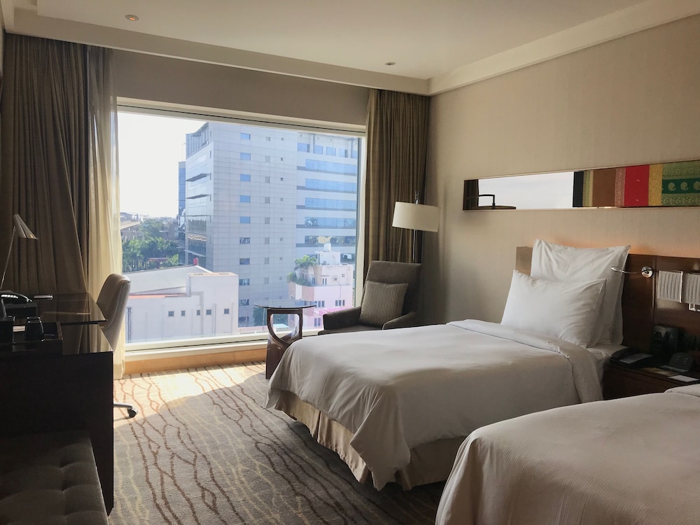 ROOM, TWIN BEDS