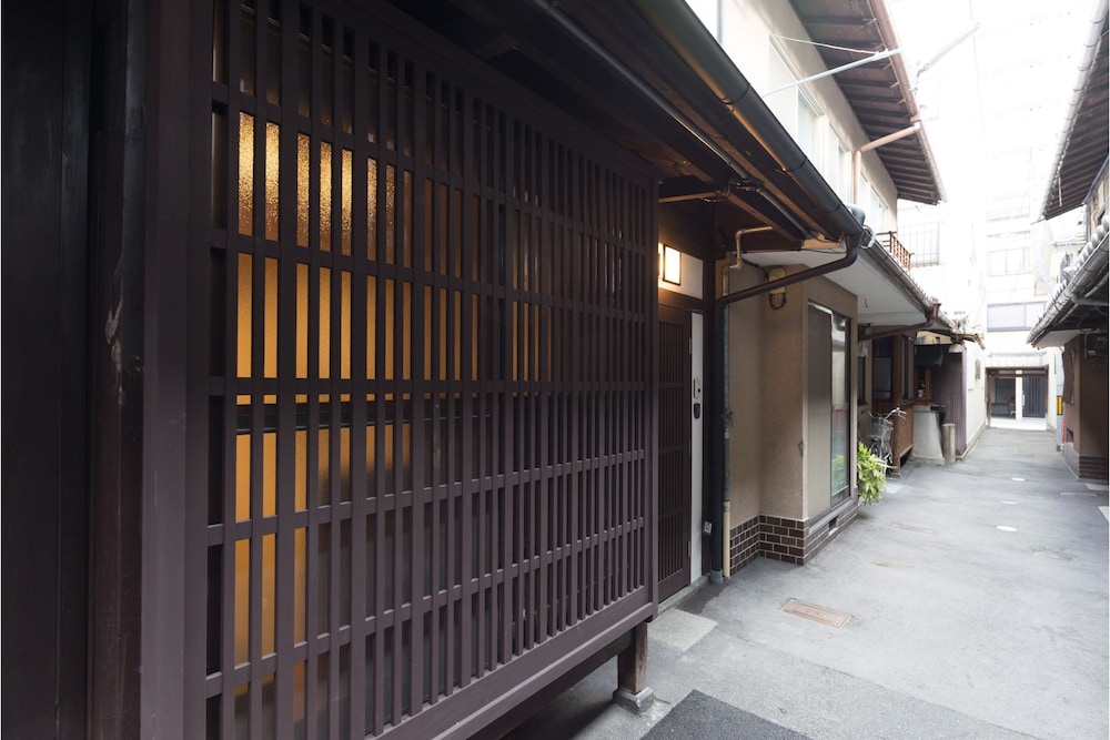 Kakishibu-An Machiya Residence Inn 1/33