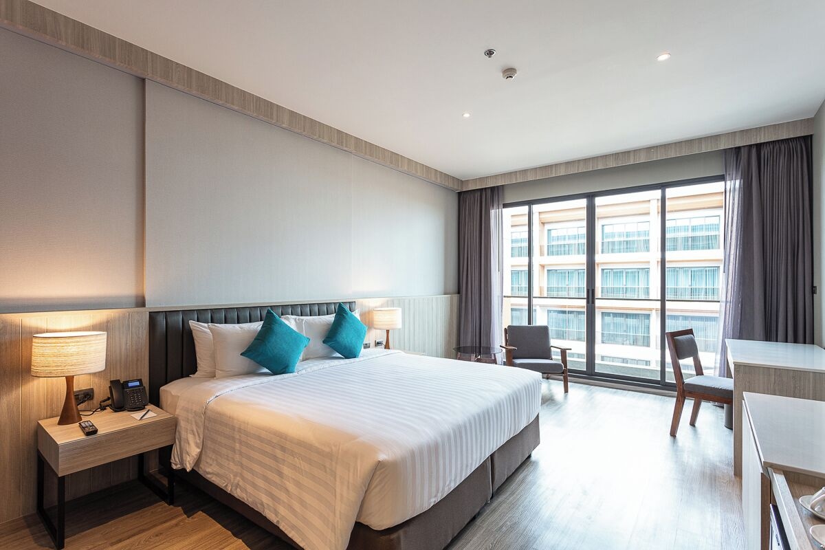 Breeze, Deluxe, King Bed
