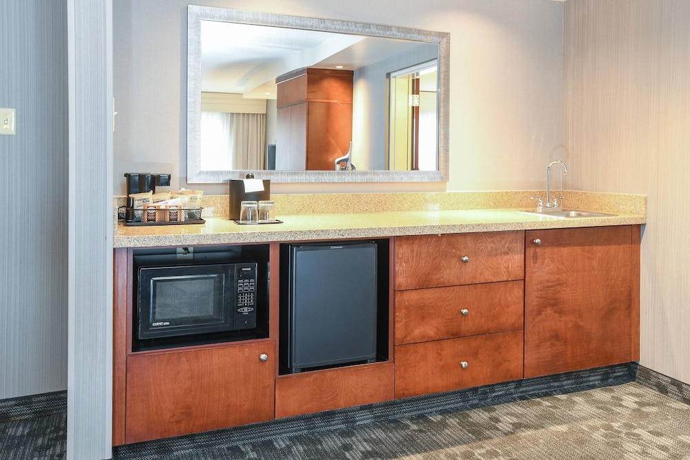 Courtyard By Marriott Cincinnati North At Union Centre 9/50