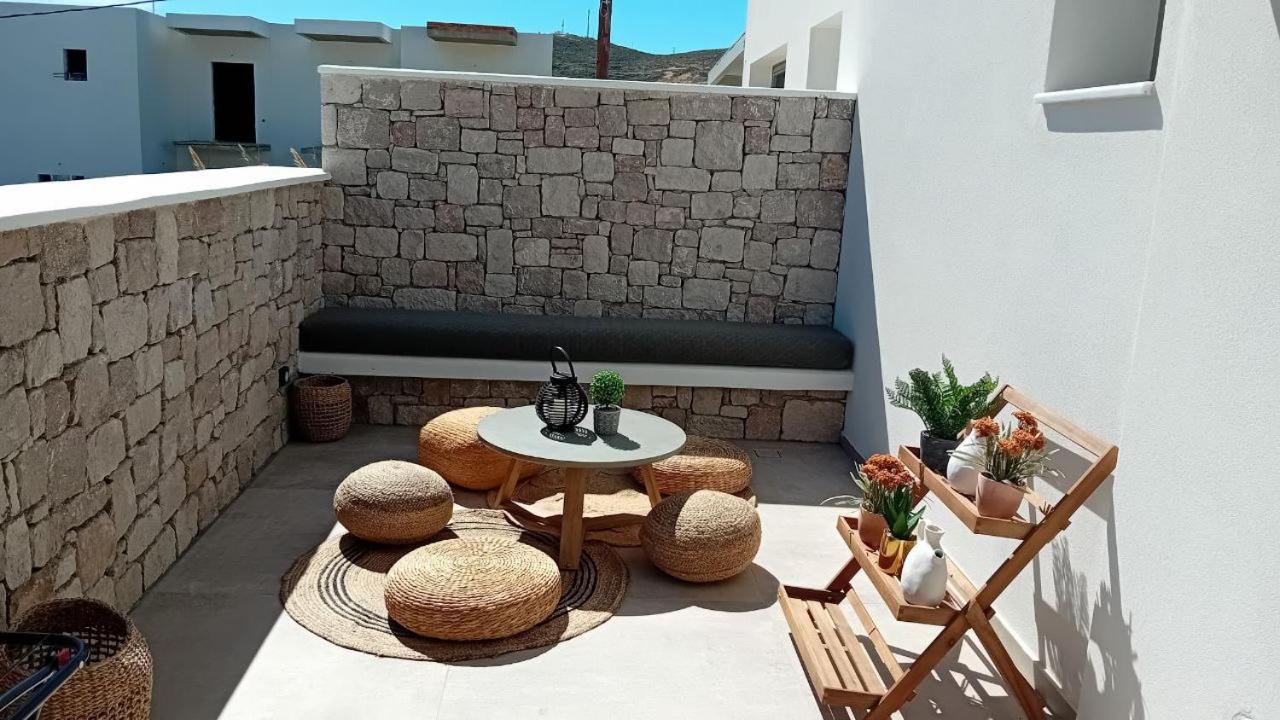 Anais Milos Suites 2/60