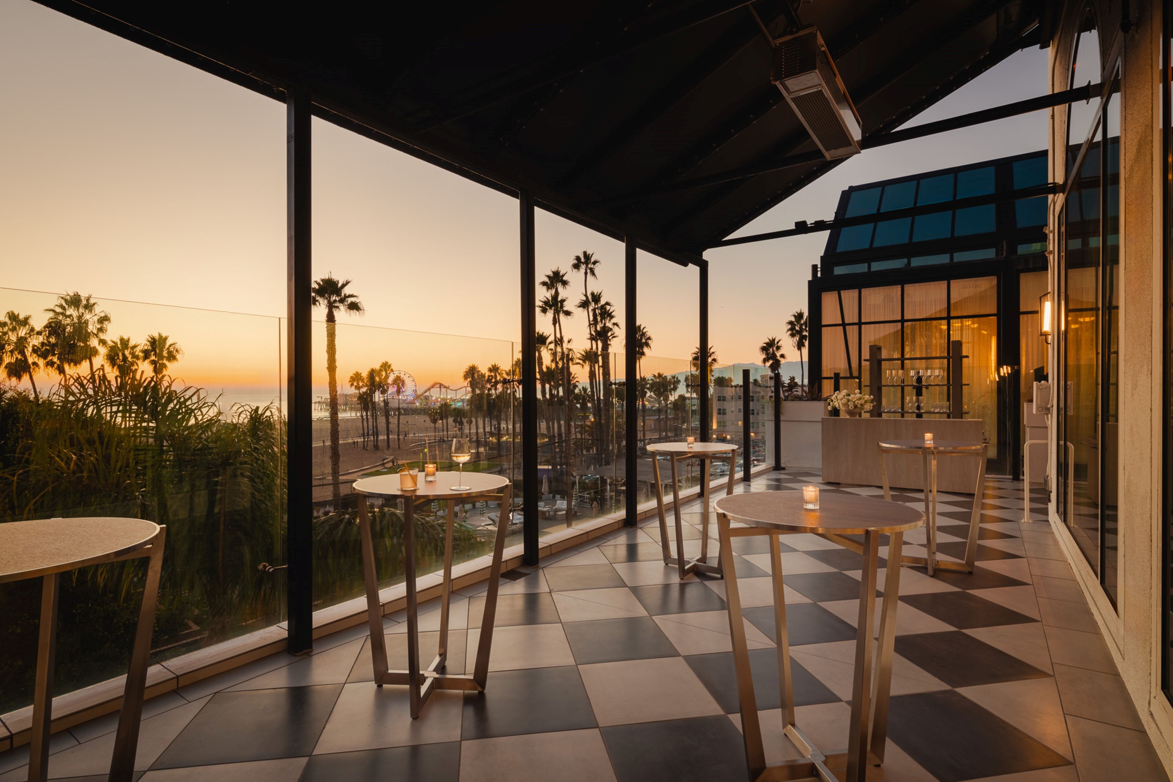 Regent Santa Monica Beach 36/50