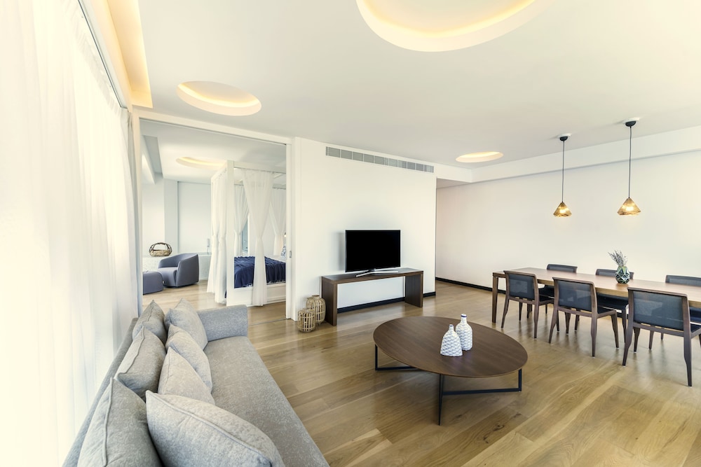 Cape Bodrum Luxury Hotel Beach 48/79